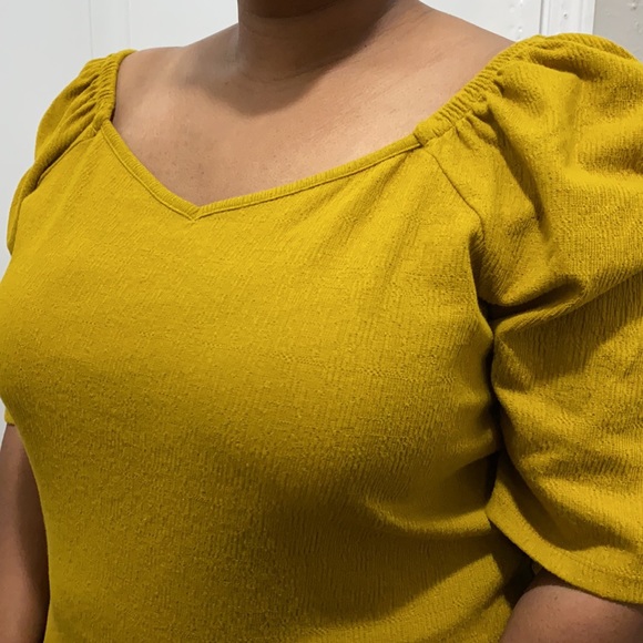 Ava & Viv Tops - Ava&Viv short sleeve yellow top sz 1X